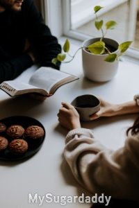 Intensives Gespräch Aktive Zuhörerin